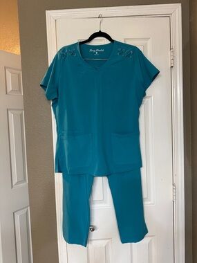 Easy Stretch Teal Women's Scrub Set - V-Neck Top & Pants